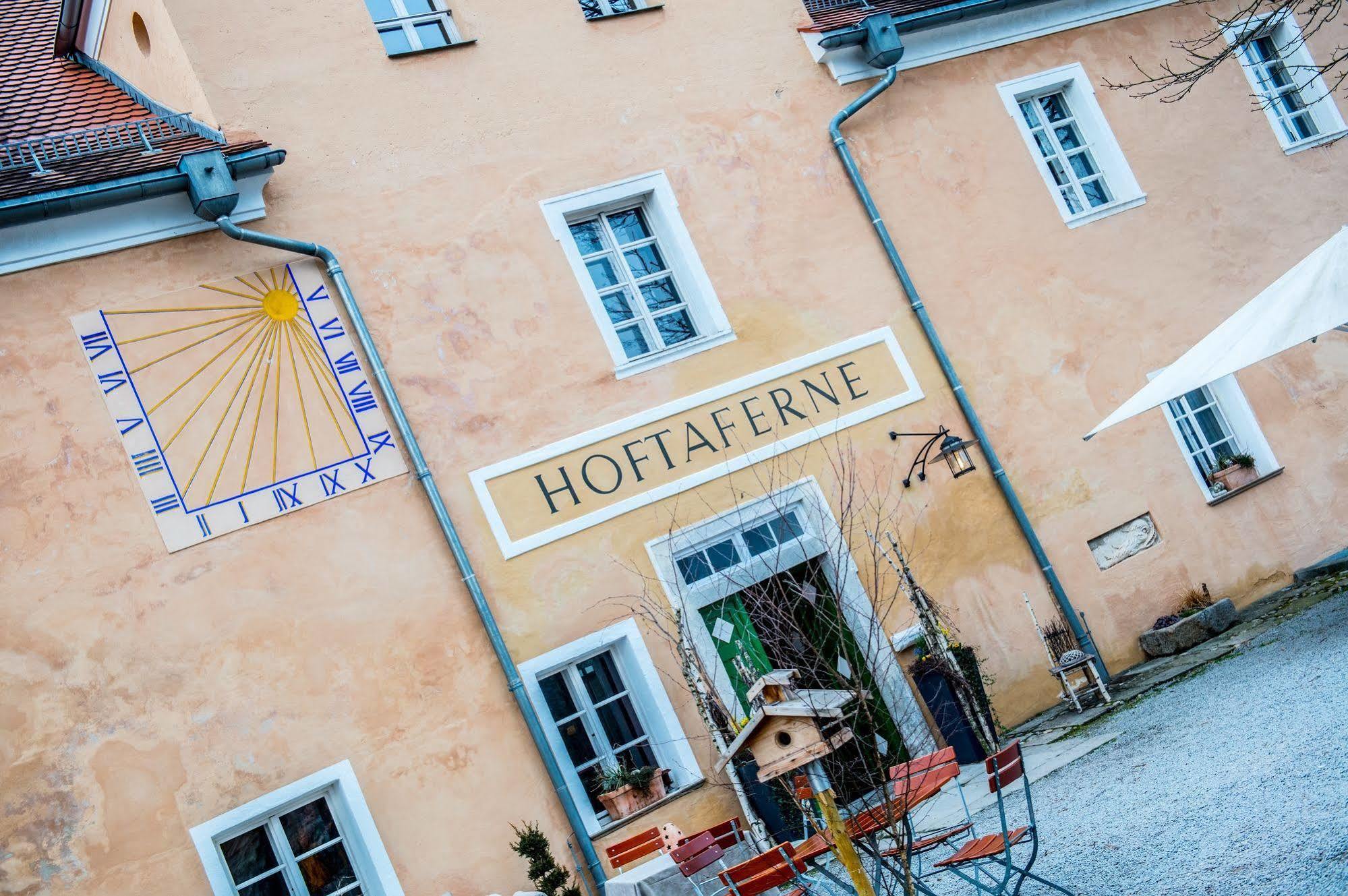 Hotel Schloss Neuburg - Hoftaferne Neuburg am Inn Luaran gambar